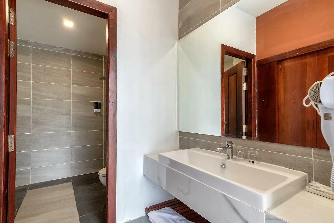 Sea View Hotel Sihanoukville 4*,
